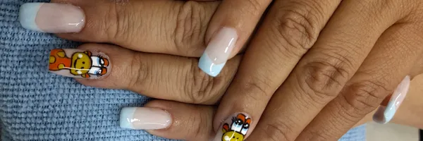 img of Uñas acrílicas: Técnica Mano alzada