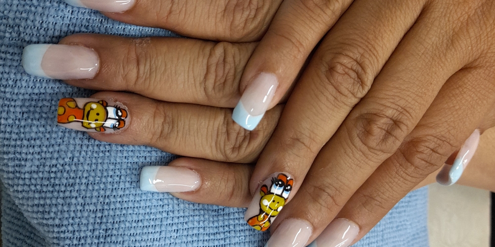 img of Uñas acrílicas: Técnica Mano alzada