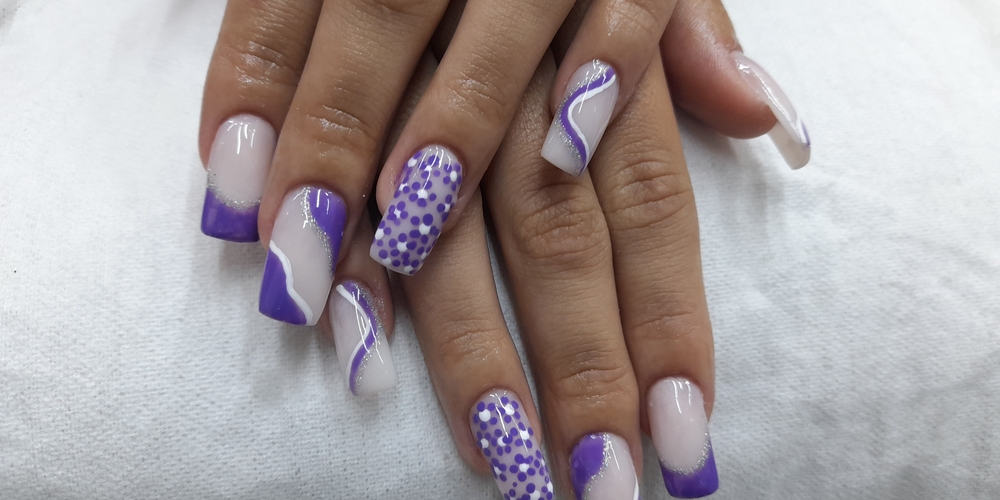 img of Uñas acrílicas: Técnica Acrilico con tips