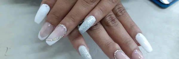 img of Uñas acrílicas: Técnica con tips