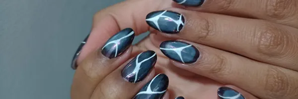img of Uñas acrílicas: Técnica Francesa en Reversa